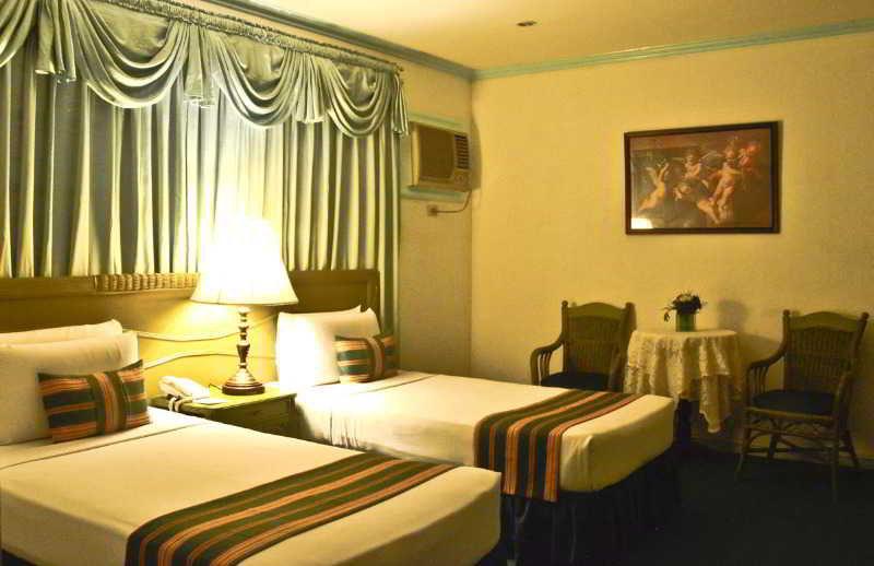 Villa Margarita Hotel Davao Экстерьер фото