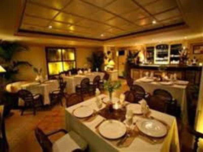 Villa Margarita Hotel Davao Экстерьер фото